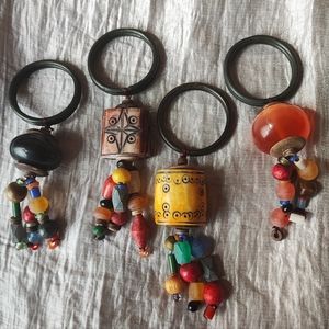 Set of 4 Four Beaded Beads Napkin Holders Rings Carved Resin Lucite Vintage EUC